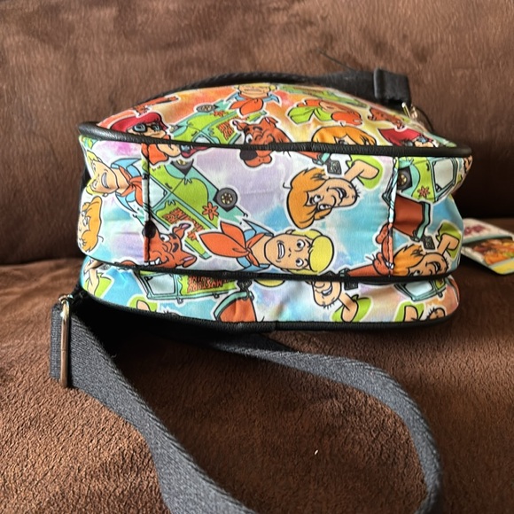 Bioworld Scooby Doo & Gang Crossbody Bag NWT - Picture 7 of 8